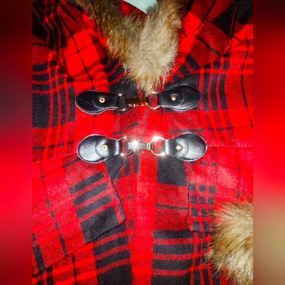 NWT!! Red Plaid Hooded Women's Coat Faux Fur Trim size XXXL (US Size large) - Picture 3 of 5